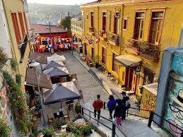 Are there any famous landmarks in Valparaíso